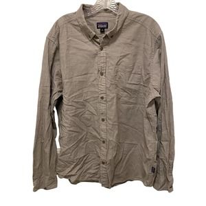 Patagonia Men's XL Long Sleeve Collared Button Up Light Gray Outdoor Warm